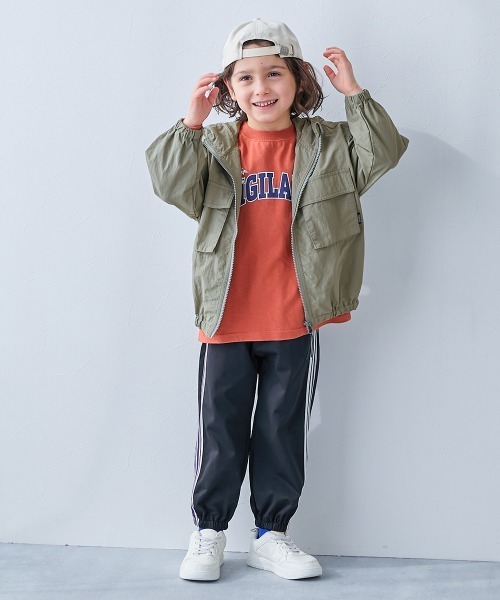 devirock（デビロック）の「【水はじく】撥水ナイロン ビッグポケット マウンテンパーカー（その他アウター・キッズ・ライトカーキ/アイボリー/ブラック/ピンクベージュ・100cm/110cm/120cm/130cm/140cm/150cm/160cm）」の5枚目の写真