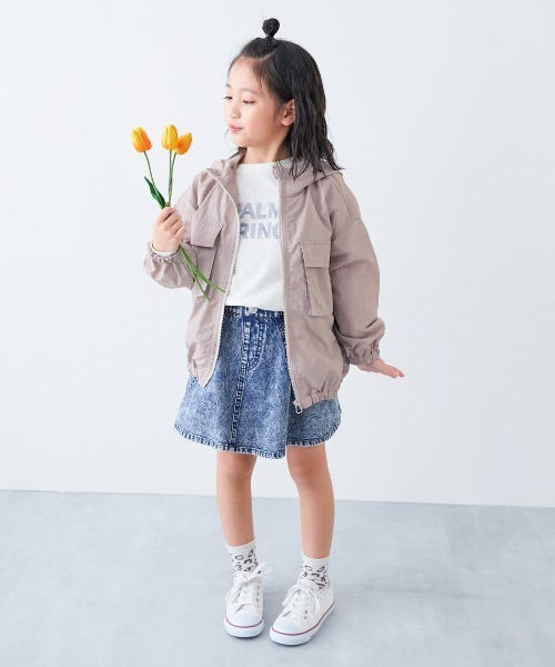 devirock（デビロック）の「【水はじく】撥水ナイロン ビッグポケット マウンテンパーカー（その他アウター・キッズ・ライトカーキ/アイボリー/ブラック/ピンクベージュ・100cm/110cm/120cm/130cm/140cm/150cm/160cm）」の6枚目の写真