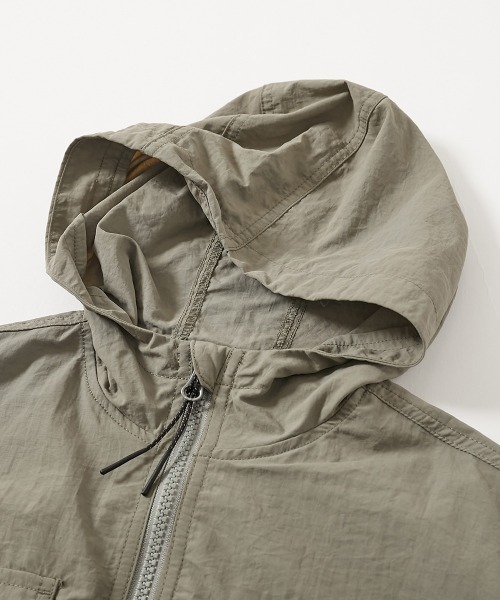 devirock（デビロック）の「【水はじく】撥水ナイロン ビッグポケット マウンテンパーカー（その他アウター・キッズ・ライトカーキ/アイボリー/ブラック/ピンクベージュ・100cm/110cm/120cm/130cm/140cm/150cm/160cm）」の8枚目の写真