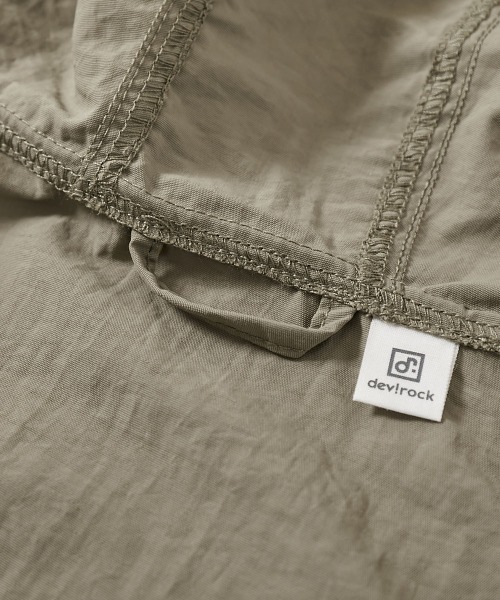 devirock（デビロック）の「【水はじく】撥水ナイロン ビッグポケット マウンテンパーカー（その他アウター・キッズ・ライトカーキ/アイボリー/ブラック/ピンクベージュ・100cm/110cm/120cm/130cm/140cm/150cm/160cm）」の9枚目の写真