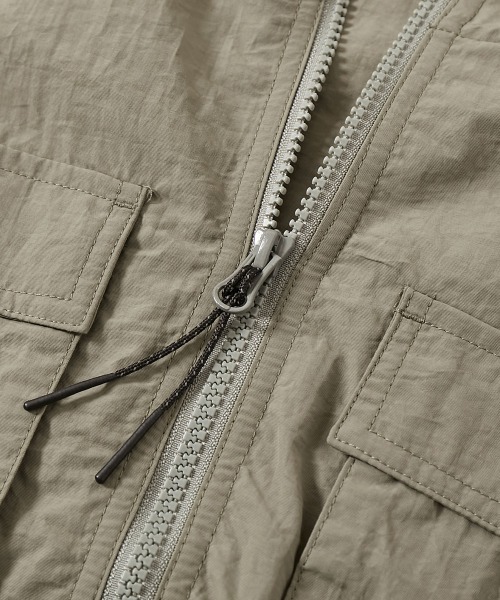 devirock（デビロック）の「【水はじく】撥水ナイロン ビッグポケット マウンテンパーカー（その他アウター・キッズ・ライトカーキ/アイボリー/ブラック/ピンクベージュ・100cm/110cm/120cm/130cm/140cm/150cm/160cm）」の10枚目の写真