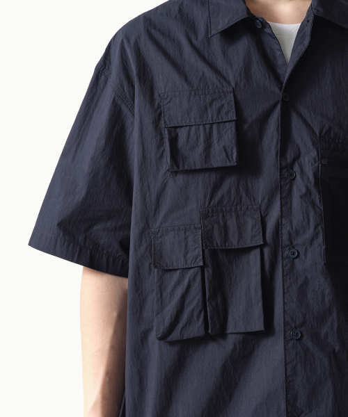 MUSINSA STANDARD（ムシンサスタンダード）の「[シティレジャー] CNオーバーサイズマルチポケット半袖シャツ[ネイビー]（シャツ/ブラウス・メンズ・その他・SMALL/MEDIUM/LARGE/X-LARGE/XX-LARGE）」の7枚目の写真