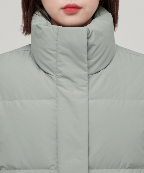 MUSINSA STANDARD WOMAN（ムシンサスタンダードウーマン）の「レディースダウンフグショートパッド入りジャケット[セージグレー]（ダウンジャケット/コート・レディース・その他・SMALL/MEDIUM/X-SMALL）」の2枚目の写真