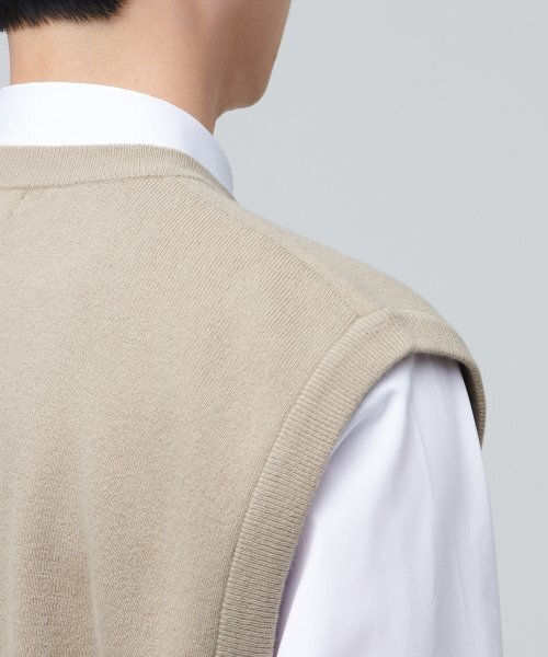 MUSINSA STANDARD（ムシンサスタンダード）の「ラムウールクルーネックニットベスト[ベージュ]（ニット/セーター・メンズ・その他・SMALL/MEDIUM/LARGE/X-LARGE/XX-LARGE）」の7枚目の写真