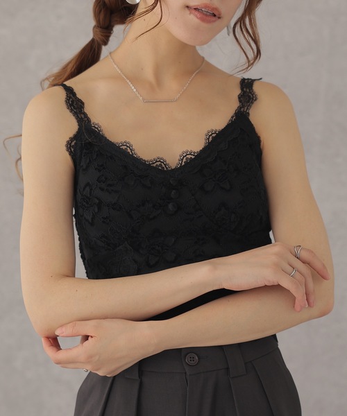 Lace Ladies(レースレディース)の「くるみボタン付き 花柄 レース カップ付き キャミソール(キャミソール・レディース・ブラック/アイボリー/ブラウン・FREE)」の8枚目の写真