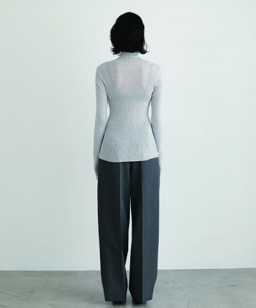ETRE TOKYO(エトレトウキョウ)の「SANTEワンタックセンタークリースパンツ(その他パンツ・レディース・グレー/ブラウン・M/S)」の5枚目の写真