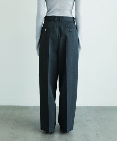 ETRE TOKYO(エトレトウキョウ)の「SANTEワンタックセンタークリースパンツ(その他パンツ・レディース・グレー/ブラウン・M/S)」の8枚目の写真