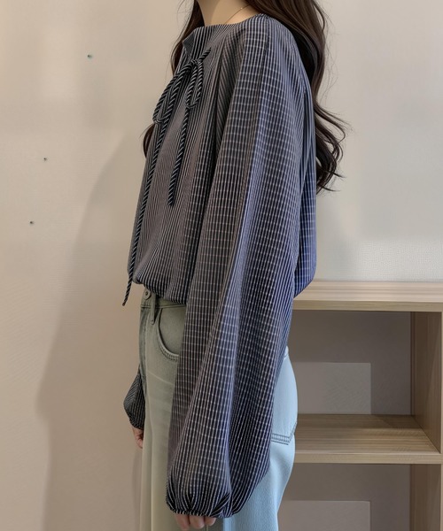 cammie(キャミー)の「ストライプオフショルダートップス(シャツ/ブラウス・レディース・ホワイト/ネイビー・M/L)」の3枚目の写真