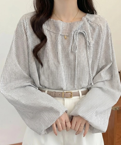 cammie(キャミー)の「ストライプオフショルダートップス(シャツ/ブラウス・レディース・ホワイト/ネイビー・M/L)」の7枚目の写真