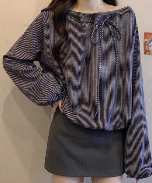 cammie(キャミー)の「ストライプオフショルダートップス(シャツ/ブラウス・レディース・ホワイト/ネイビー・M/L)」の12枚目の写真