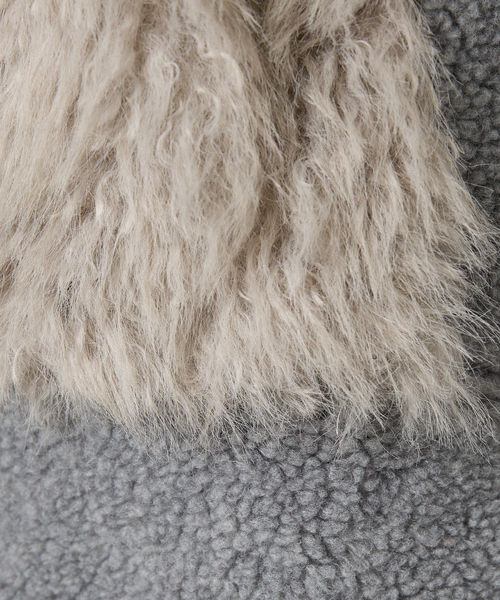 DESIGNWORKS(デザインワークス)の「ファータッチ×ライトボアジレ(ベスト・レディース・ベージュ/ライトグレー・フリー)」の4枚目の写真