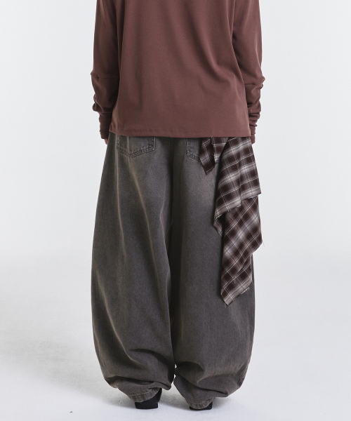 KICHUL(キチョル)の「BALLOON FIT DENIM PANTS (DARK BROWN)(デニムパンツ・メンズ・その他・SMALL/LARGE/MEDIUM/X-SMALL)」の3枚目の写真