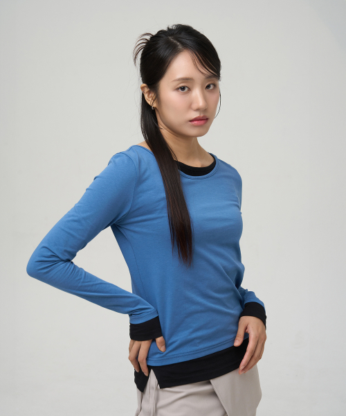 SELITIO(セレティオ)の「配色レイヤードロングスリーブTシャツブルー(Tシャツ/カットソー・レディース・ブルー・SMALL/MEDIUM/LARGE)」の3枚目の写真