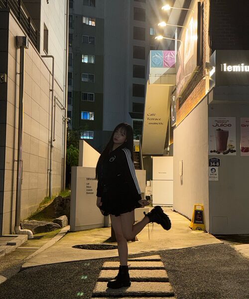 ARI(アリ)の「JOEL JERSEY TRACK TOP / BLACK(ナイロンジャケット・レディース・ブラック・FREE)」の3枚目の写真