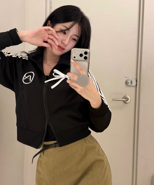 ARI(アリ)の「JOEL JERSEY TRACK TOP / BLACK(ナイロンジャケット・レディース・ブラック・FREE)」の2枚目の写真