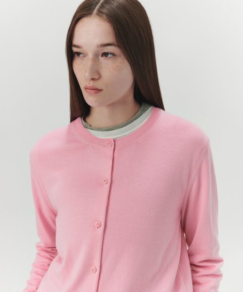 LEVAR(レバー)の「Classic Round Knit Cardigan - Bubble Pink(カーディガン/ボレロ・レディース・ピンク・FREE)」の2枚目の写真