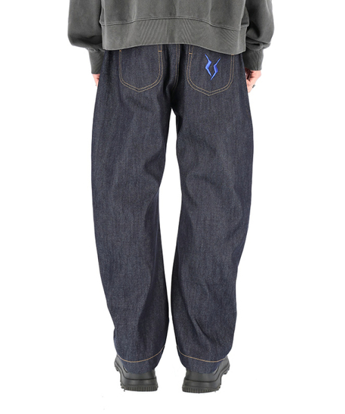 OURPOCKETS(アワーポケッツ)の「【NONE GRAPHIC】グリッドミッドライズカーブデニムパンツ(インディゴデニム)(デニムパンツ・レディース・ダークネイビー・MEDIUM/LARGE/X-LARGE)」の3枚目の写真