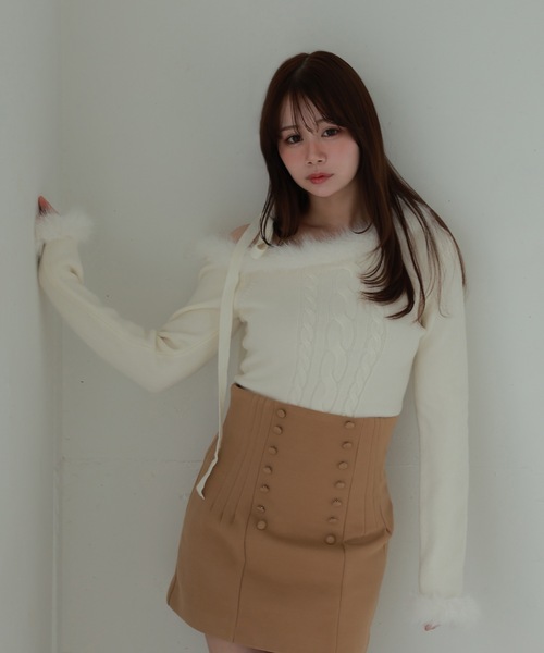 M DOLLY(エムドリー)の「fur ribbon rafia knit tops/ファーリボンラフィアニットトップス(ニット/セーター・レディース・ダークグレー/ベージュ/ブルーグレー/アイボリー・FREE)」の2枚目の写真