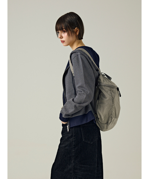Salad bowls（サラダボール）の「500 LIP Light Backpack [GRAY]（バックパック/リュック・レディース・ライトグレー・FREE）」の2枚目の写真