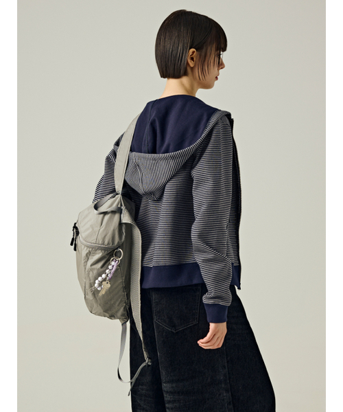 Salad bowls（サラダボール）の「500 LIP Light Backpack [GRAY]（バックパック/リュック・レディース・ライトグレー・FREE）」の3枚目の写真