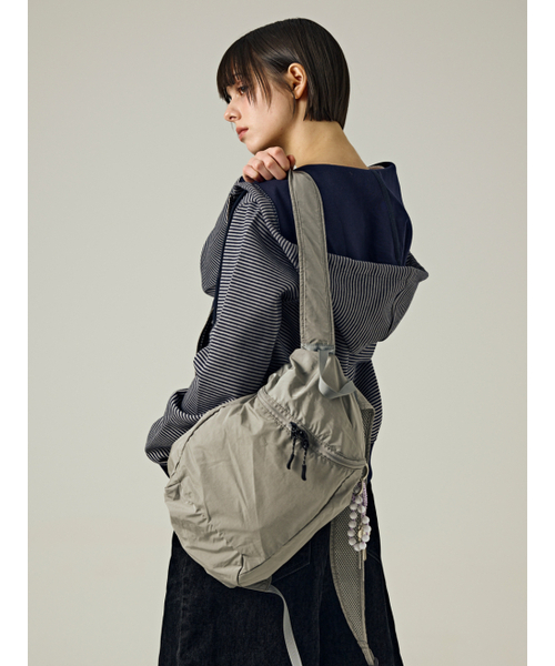 Salad bowls（サラダボール）の「500 LIP Light Backpack [GRAY]（バックパック/リュック・レディース・ライトグレー・FREE）」の10枚目の写真