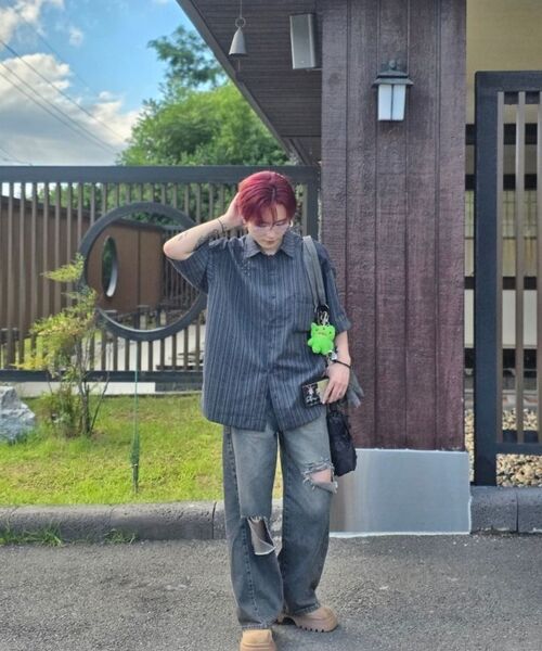 EUGGEN(ユジェン)の「バックロゴスラッシュワイドデニムパンツ_ダストインディゴ(デニムパンツ・レディース・その他・SMALL/MEDIUM/LARGE)」の10枚目の写真