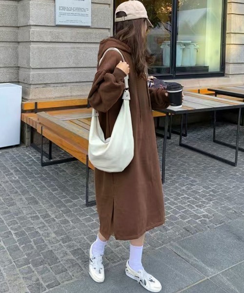 Miniministore(ミニミニストア)の「裏起毛 ロングパーカーワンピース 着やせ(ワンピース・レディース・ライトグレー/ネイビー/ブラウン/ブラック・FREE)」の19枚目の写真