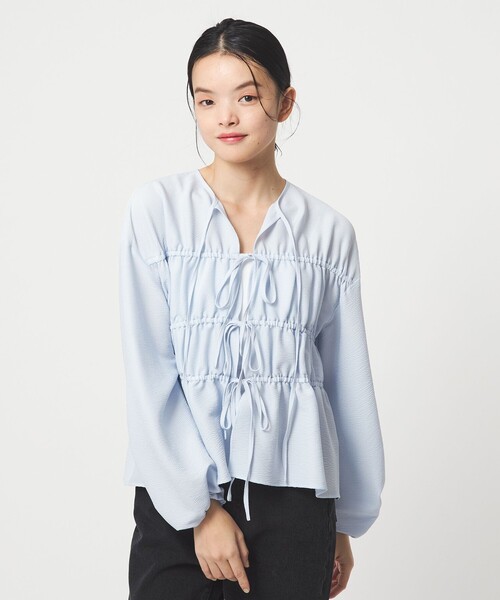 EMMEL REFINES(エメルリファインズ)の「<EMMEL REFINES>EM コードレーン リボンギャザー ブラウス(シャツ/ブラウス・レディース・ブラック/ライトブルー/ホワイト・FREE)」の4枚目の写真