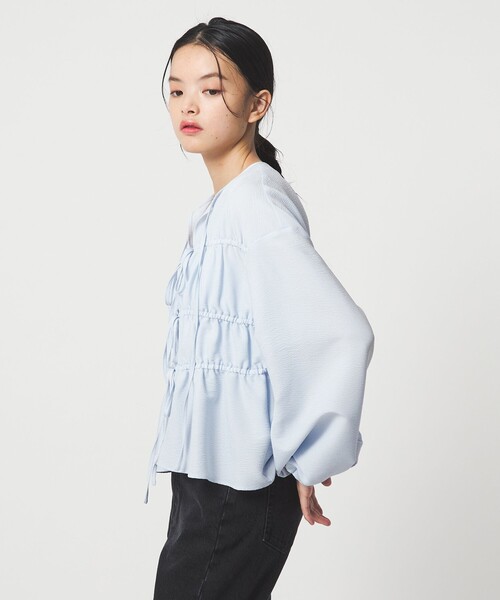 EMMEL REFINES(エメルリファインズ)の「<EMMEL REFINES>EM コードレーン リボンギャザー ブラウス(シャツ/ブラウス・レディース・ブラック/ライトブルー/ホワイト・FREE)」の5枚目の写真