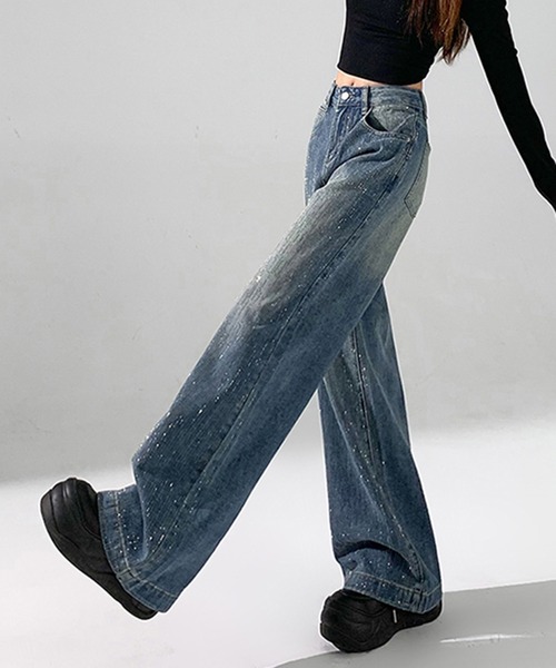 &soiree(アンドソワレ)の「ラインビジューワイドデニムパンツ(デニムパンツ・レディース・ブルー・X-SMALL/SMALL/MEDIUM/LARGE/X-LARGE)」の3枚目の写真