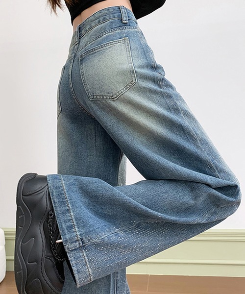 &soiree(アンドソワレ)の「ラインビジューワイドデニムパンツ(デニムパンツ・レディース・ブルー・X-SMALL/SMALL/MEDIUM/LARGE/X-LARGE)」の5枚目の写真