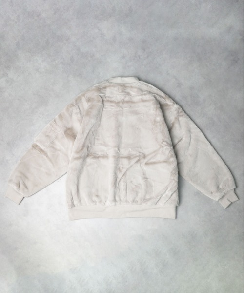 ATELANE(アテレーン)の「★ATELANE★フェイクファーMA-1(ブルゾン・メンズ・グレー/オフホワイト・LARGE/MEDIUM)」の3枚目の写真