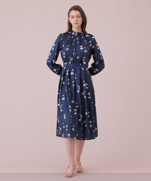 ANAYI（アナイ）の「ボタニカルサテンプリントタック ワンピース（ワンピース・レディース・ホワイト/ネイビー・34/38/36）」の22枚目の写真