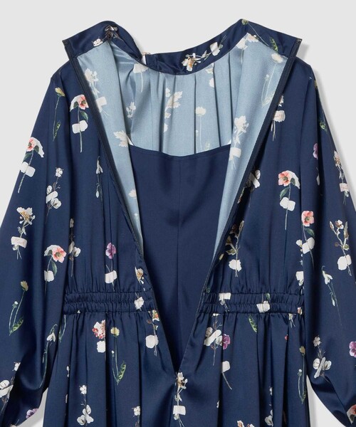 ANAYI（アナイ）の「ボタニカルサテンプリントタック ワンピース（ワンピース・レディース・ホワイト/ネイビー・34/38/36）」の8枚目の写真