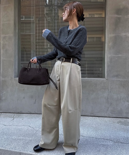 nananamoe（ナナナモエ）の「hem belt curve line loose PT（スラックス・レディース・ダークグレー/ベージュ/ブラウン・M/S）」の6枚目の写真