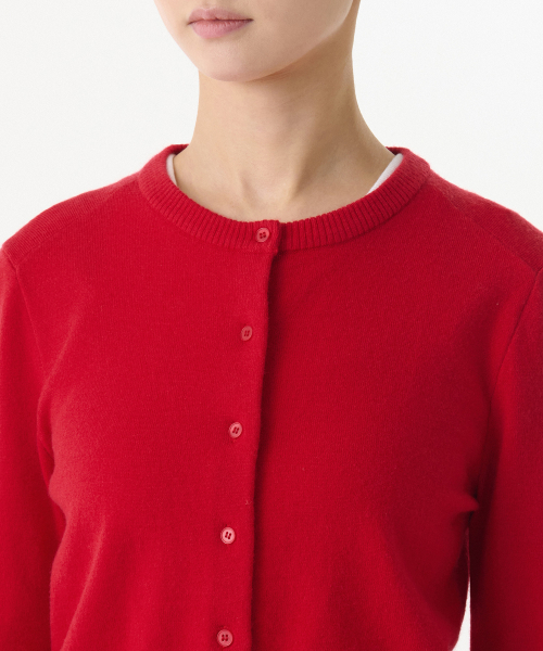 MUSINSA STANDARD WOMAN（ムシンサスタンダードウーマン）の「ウィメンズエッセンシャルラウンドネックカーディガン[レッド]（カーディガン/ボレロ・レディース・その他・SMALL/X-SMALL/MEDIUM/LARGE）」の4枚目の写真