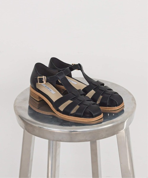 SLOBE IENA（スローブイエナ）の「《追加》SLOBE レザーグルカサンダル（サンダル・レディース・ブラック/ベージュ・23cm/23.5cm/24cm/24.5cm）」の4枚目の写真