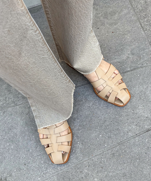 SLOBE IENA（スローブイエナ）の「《追加》SLOBE レザーグルカサンダル（サンダル・レディース・ブラック/ベージュ・23cm/23.5cm/24cm/24.5cm）」の19枚目の写真