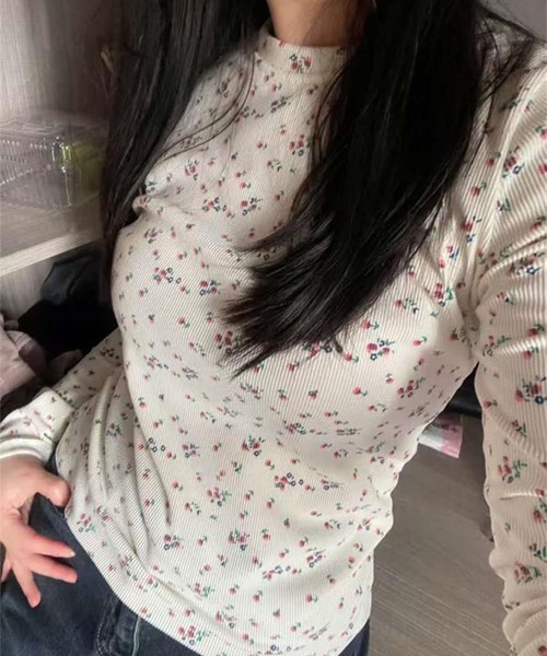 lulufa（ルルファ）の「フラワーモチーフリブロンT（Tシャツ/カットソー・レディース・ブラック/アイボリー/グレー・LARGE/MEDIUM）」の2枚目の写真
