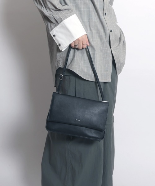 YArKA（ヤーカ）の「【YArKA/ヤーカ】real leather 2way retro bag [Alnitak9] / 2wayレトロデザインバッグ（ショルダーバッグ・レディース・ブラック・FREE）」の9枚目の写真
