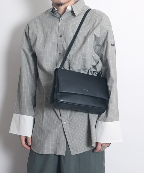 YArKA（ヤーカ）の「【YArKA/ヤーカ】real leather 2way retro bag [Alnitak9] / 2wayレトロデザインバッグ（ショルダーバッグ・レディース・ブラック・FREE）」の16枚目の写真