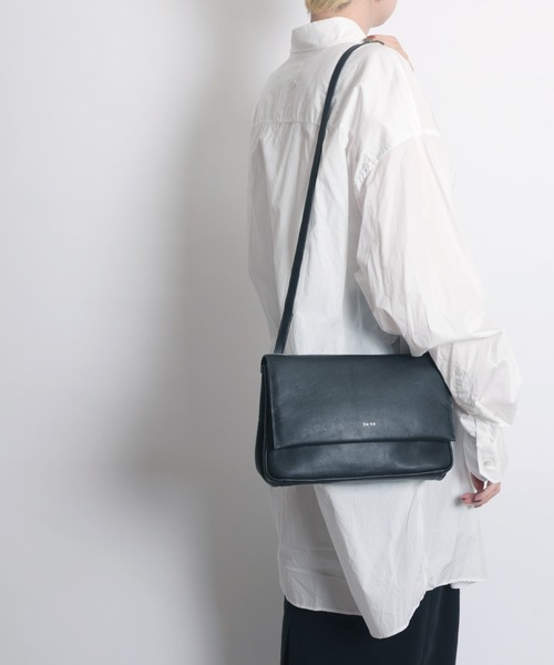 YArKA（ヤーカ）の「【YArKA/ヤーカ】real leather 2way retro bag [Alnitak9] / 2wayレトロデザインバッグ（ショルダーバッグ・レディース・ブラック・FREE）」の17枚目の写真