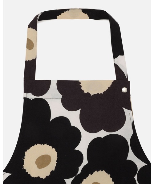 marimekko(マリメッコ)の「Pieni Unikko / Apron(エプロン・レディース・ブラック・FREE)」の2枚目の写真