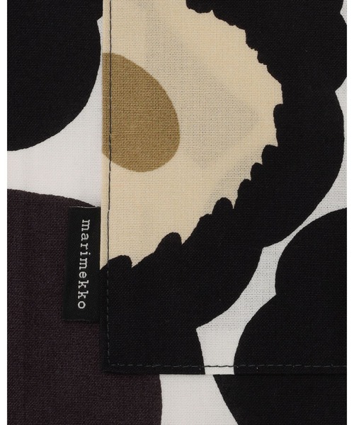 marimekko(マリメッコ)の「Pieni Unikko / Apron(エプロン・レディース・ブラック・FREE)」の4枚目の写真