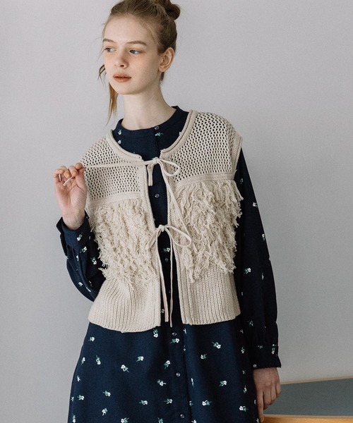 POU DOU DOU（プードゥドゥ）の「2wayループ編みニットベスト（ベスト・レディース・ダークグレー/オレンジ/アイボリー・3）」の2枚目の写真