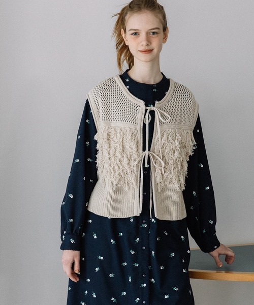 POU DOU DOU（プードゥドゥ）の「2wayループ編みニットベスト（ベスト・レディース・ダークグレー/オレンジ/アイボリー・3）」の7枚目の写真