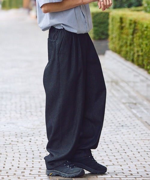 HECT(ヘクト)の「【HECT】10.5oz 2Tuck Denim Carrot Pants / 10.5オンス 2タックデニムキャロットパンツ〈速乾/ウォッシャブル/サステナブル素材〉(デニムパンツ・メンズ・ブラック/ネイビー/インディゴブルー/ライトインディゴブルー/ライトグレー・S/M/L)」の2枚目の写真