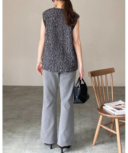 She's Closet(シーズクローゼット)の「深Vネック ノーカラー 金ボタン ミックスカラー ツイード風ニットベスト(ベスト・レディース・ブラック/アイボリー/ベージュ・FREE)」の17枚目の写真