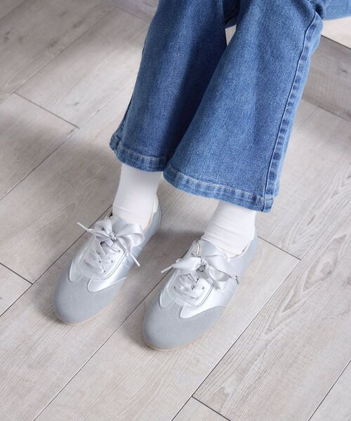 RETRO GIRL（レトロガール）の「サテンリボンスニーカー（その他シューズ・レディース・オフホワイト/シルバー/ピンク・MEDIUM/LARGE）」の12枚目の写真