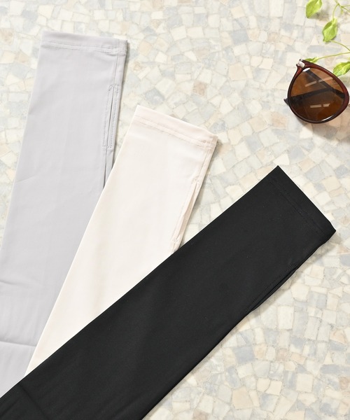 Honeys（ハニーズ）の「【ハニさら・接触冷感・ＵＶカット・遮熱】遮熱アームカバー６０ｃｍ丈（アームカバー・レディース・グレー/アイボリー/ブラック・FREE）」の21枚目の写真